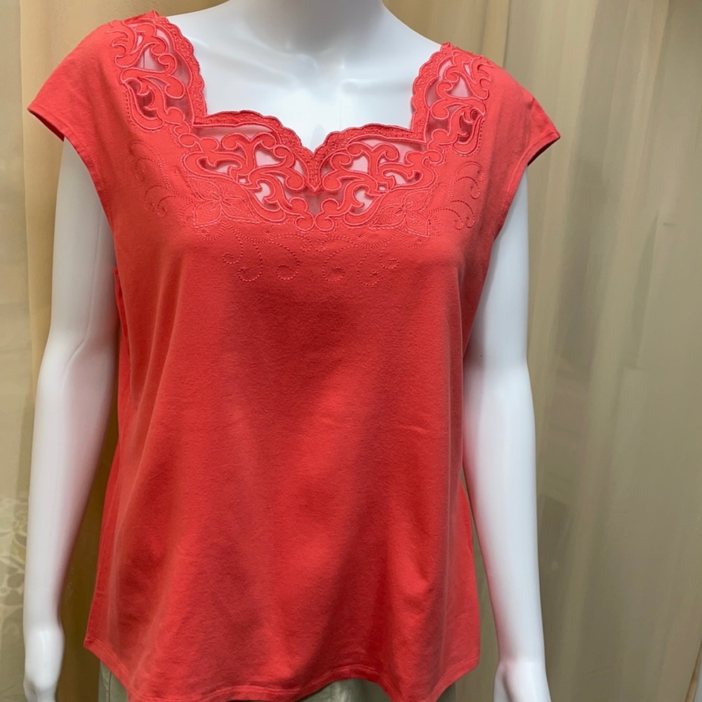 SPIRIT by COLDWATER CREEK Beautiful detailed neckline Top NWOT